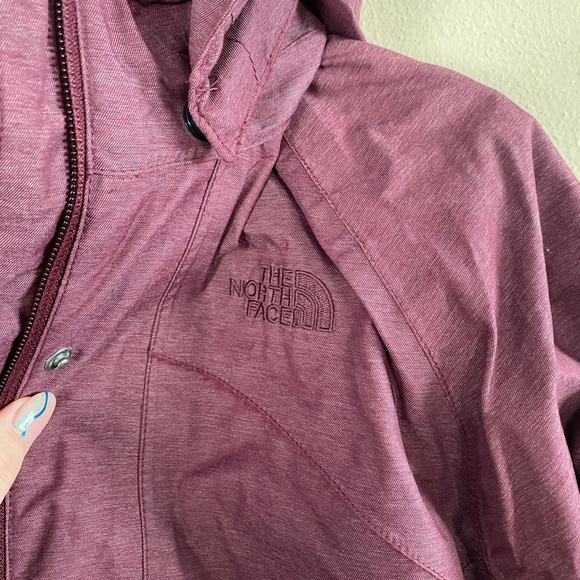 The North Face Women’s Waterproof Thermoball Triclimate Winter Jacket - Picture 3 of 12